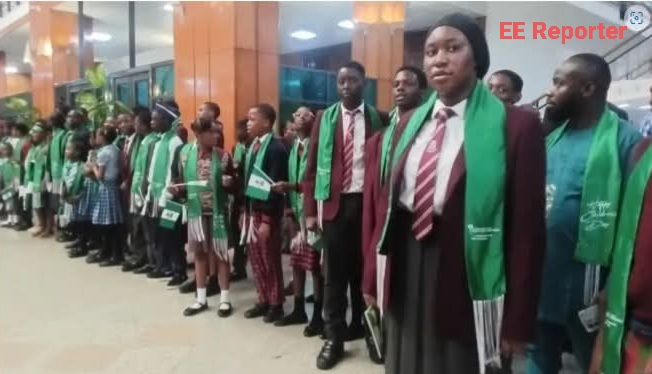 How Akpabio Snubs Abuja Schoolchildren