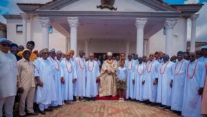 APC Governors Forum Pay Homage To Oba Of Benin