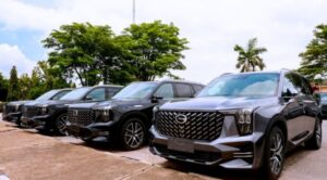 Adamawa Governor Umaru Fintiri Gifts Brand New SUVs To Dozens Of Judges