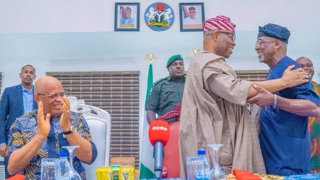 Former PDP Legal Adviser Makes Peace With Akpabio