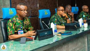 Cas Charges Commanders